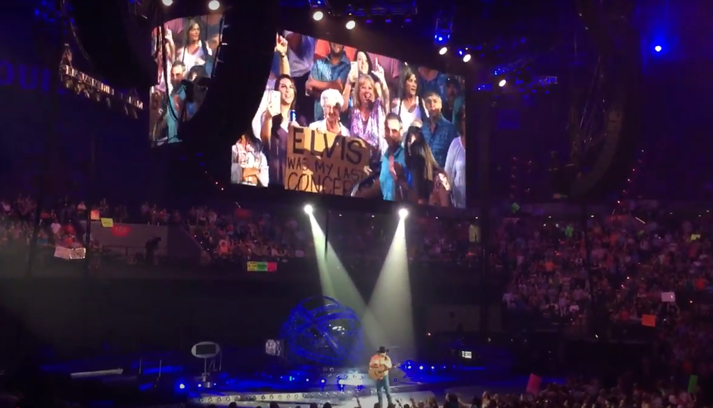 Garth Brooks Surprises Elderly Woman at His Concert — A Truly Heartfelt Moment